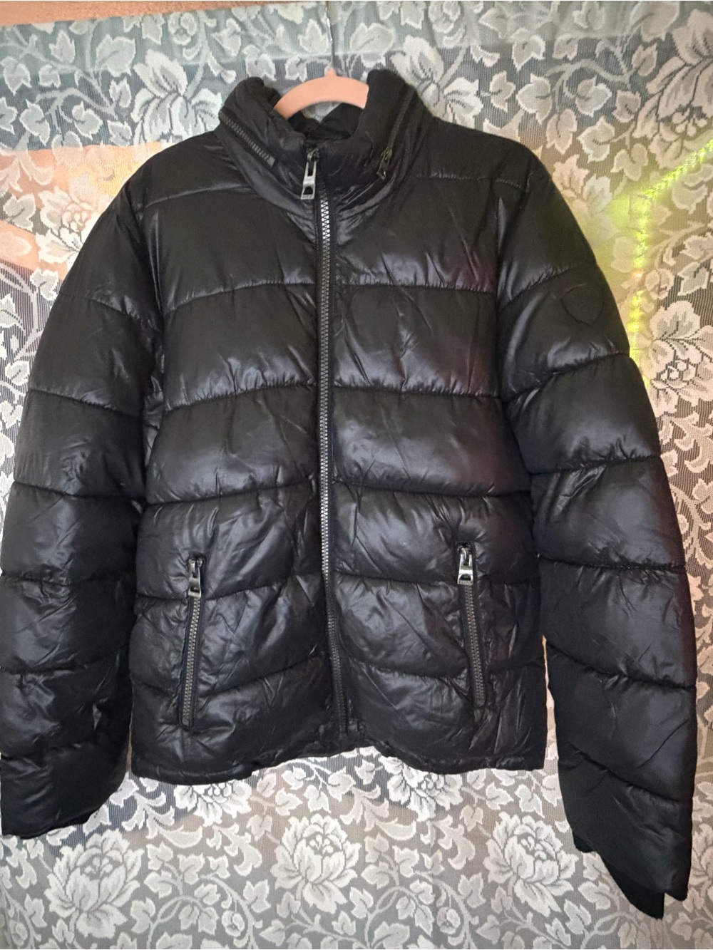 Guess Black Quilted Puffer Jacket medium w thin hood in pouch